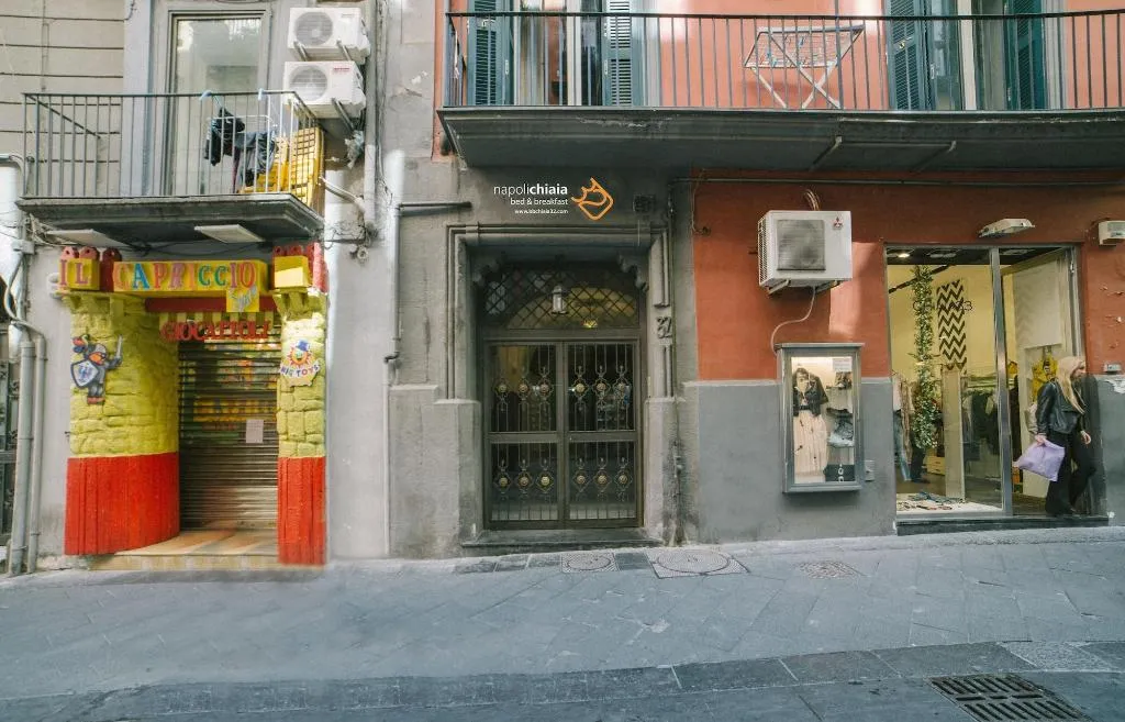 Room, Bed & Breakfast Chiaia 32, Naples