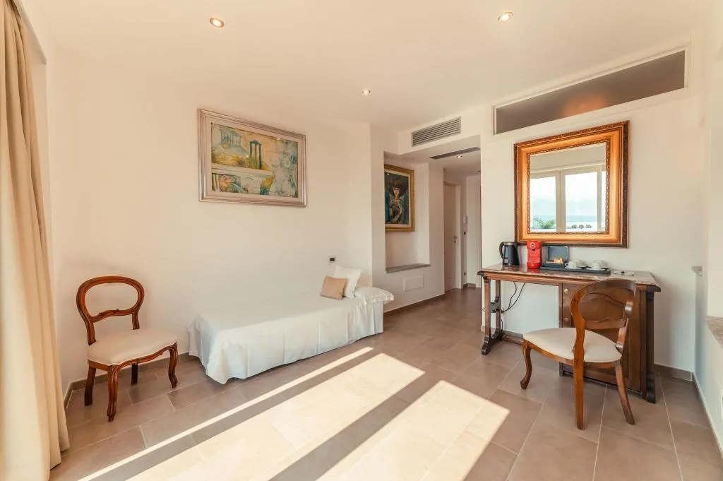 Room, Villa Paradiso, Taormina