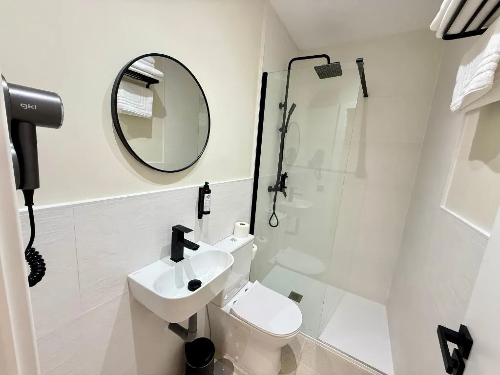 TWIN STANDARD Room, Mucho Madrid, Madrid