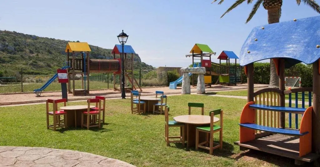 Sports and Entertainment, Sol Milanos Pinguinos, Menorca