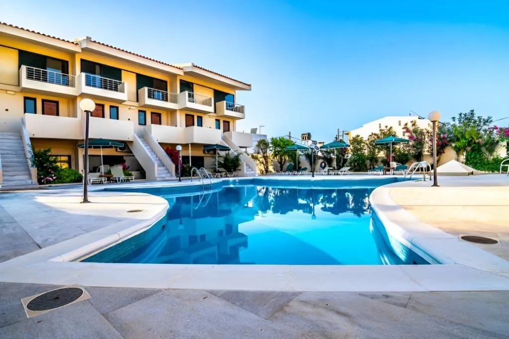 Pool, Orestis, Crete