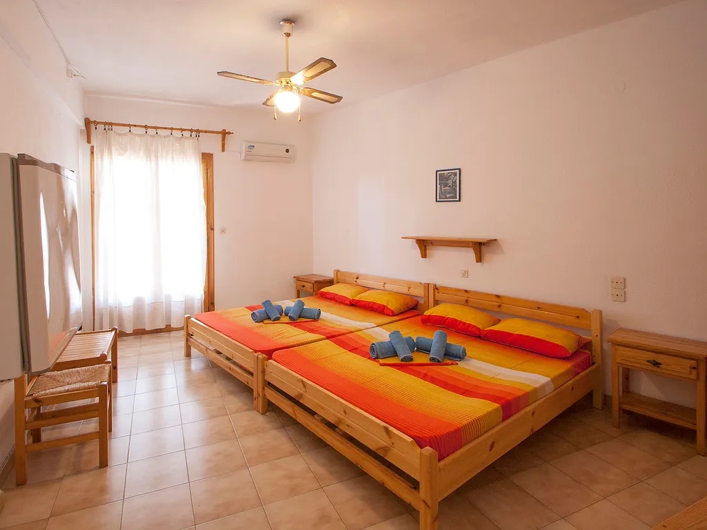 QUADRUPLE STANDARD Room, Pension Eliza, Skiathos