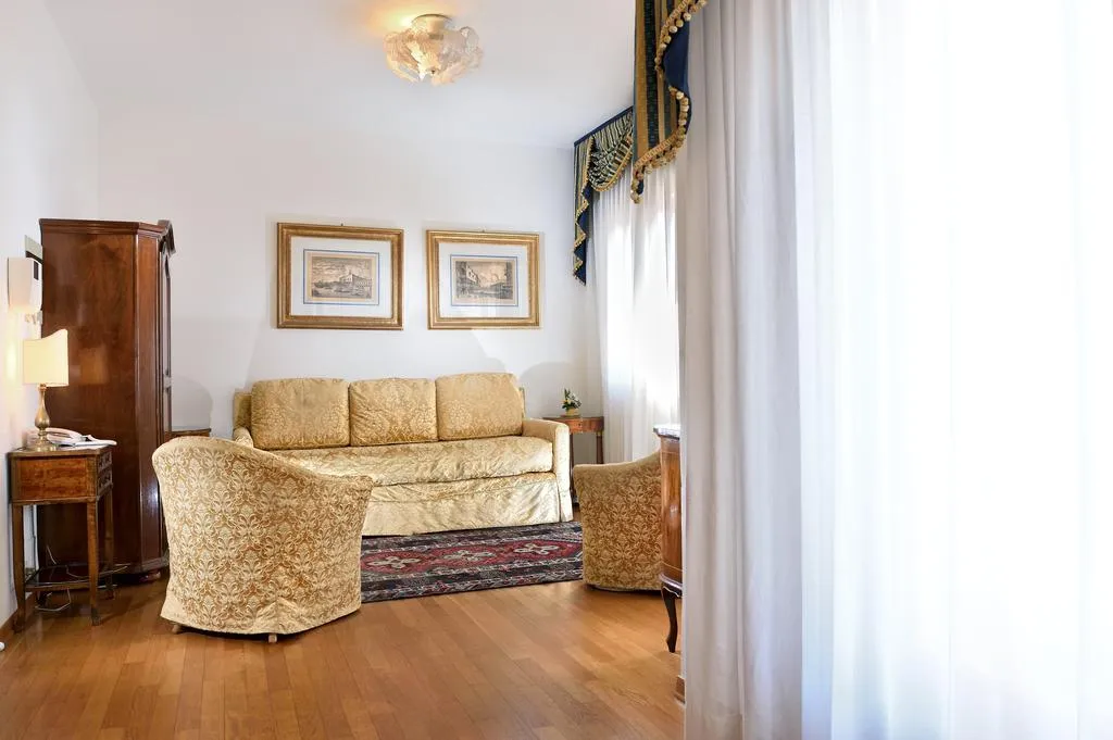 Room, San Marco Palace, Venice