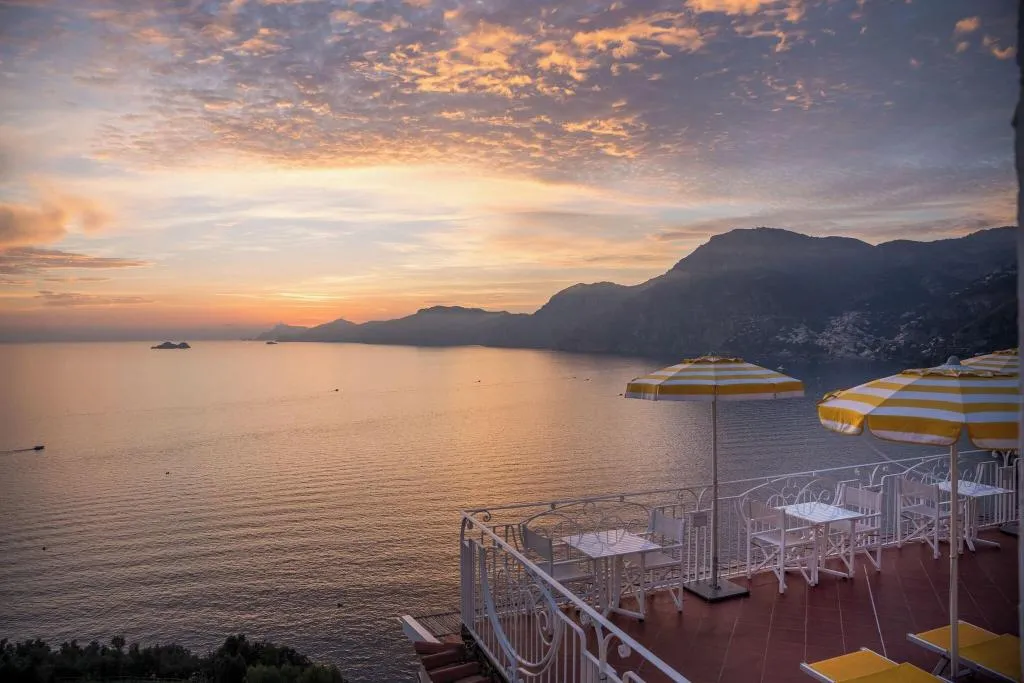 Terrace, Tramonto D'oro, Naples