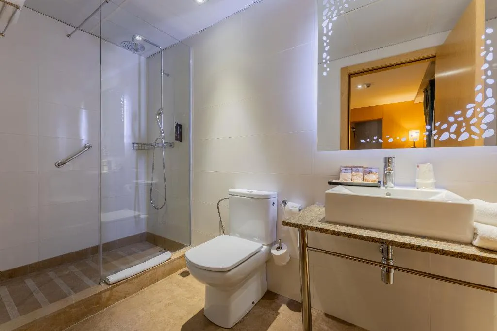 TRIPLE CAPACITY 1 Room, Del Mar, Barcelona