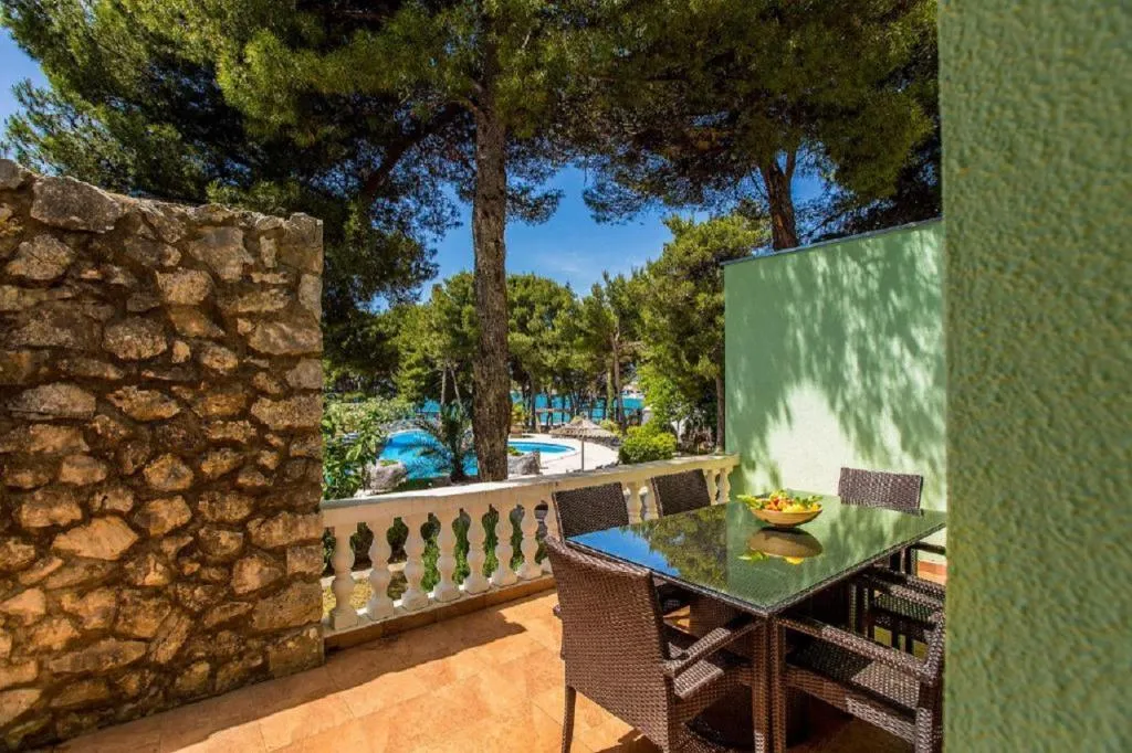 APARTMENT CAPACITY 6 Room, Matilde Beach Resort, Split