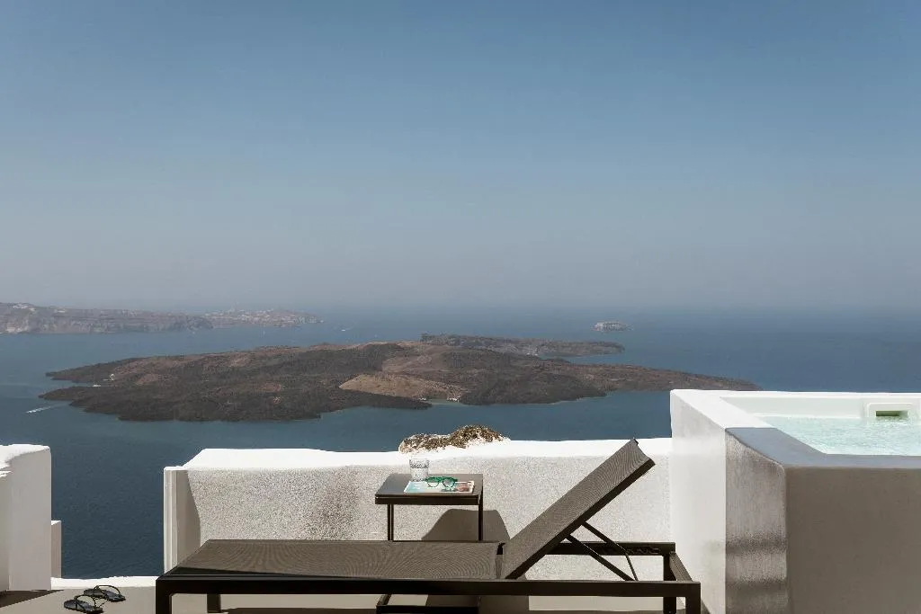 CAVE GRAND Room, Aqua Luxury Suites, Santorini