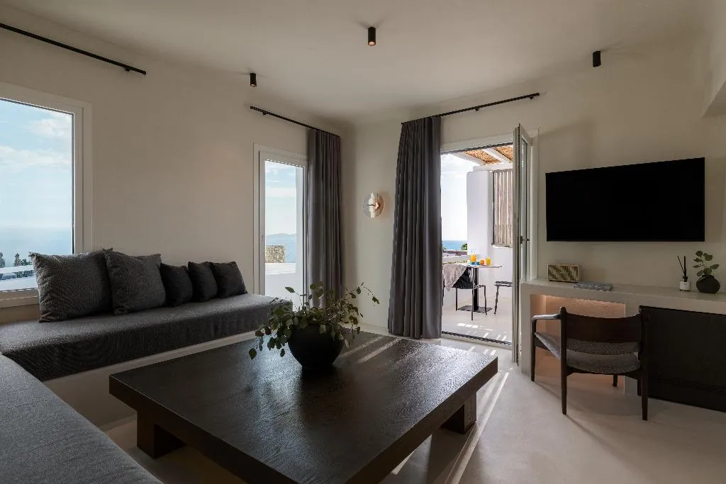 JUNIOR SUITE WITH JACUZZI Room, Rocabella Mykonos Hotel, Mykonos