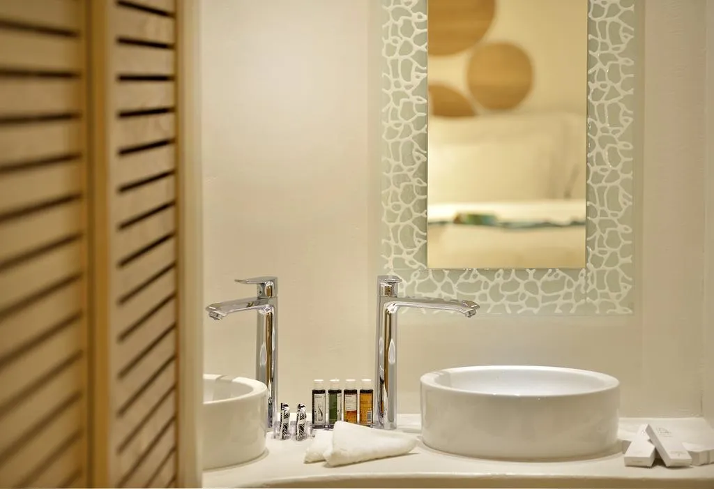 JUNIOR SUITE WITH JACUZZI Room, Nissaki Boutique Hotel, Mykonos
