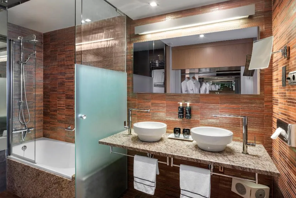 DOUBLE SINGLE USE DELUXE Room, Melia Madrid Princesa, Madrid