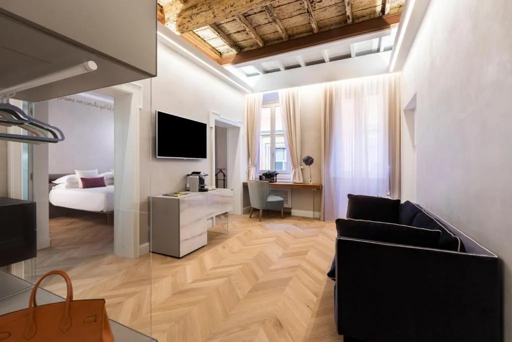 SUITE CAPACITY 3 Room, Poesis Experience Hotel, Rome