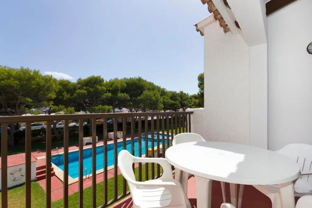 Terrace, Apartamentos Sol y Mar, Menorca