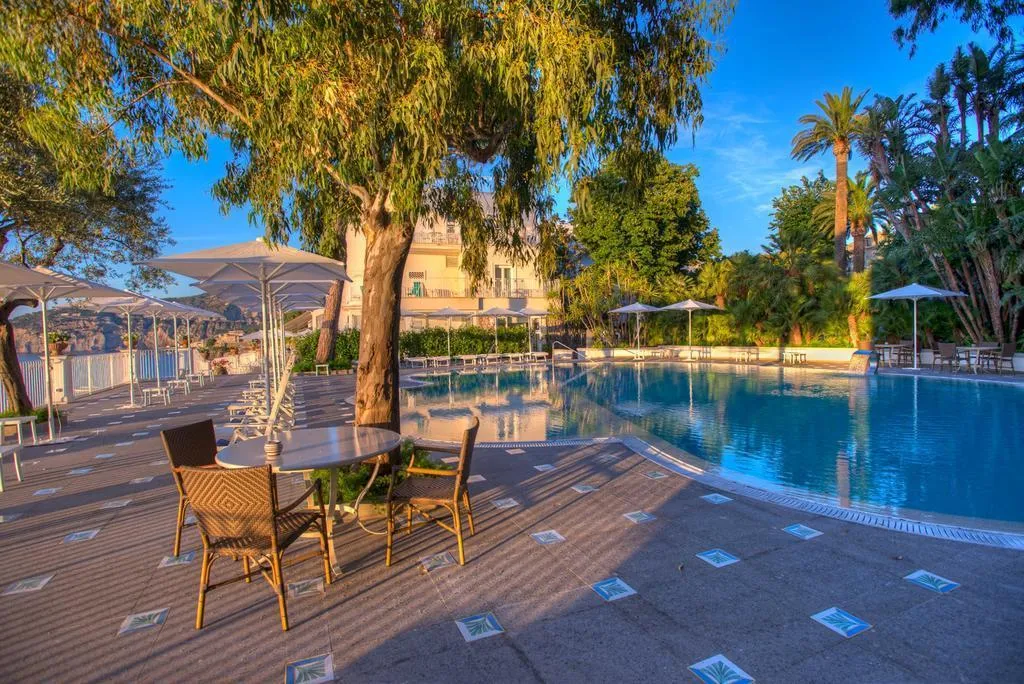 Pool, Grand Hotel Riviera, Naples