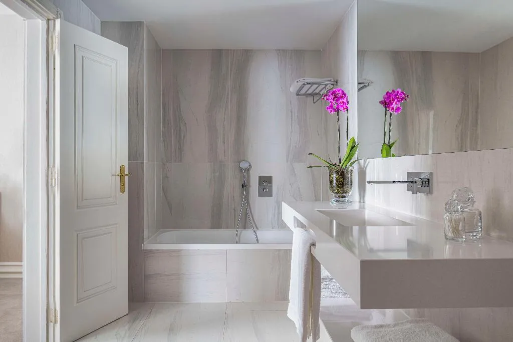 SUITE CLASSIC Room, Tivoli Avenida Liberdade Lisboa, Lisbon