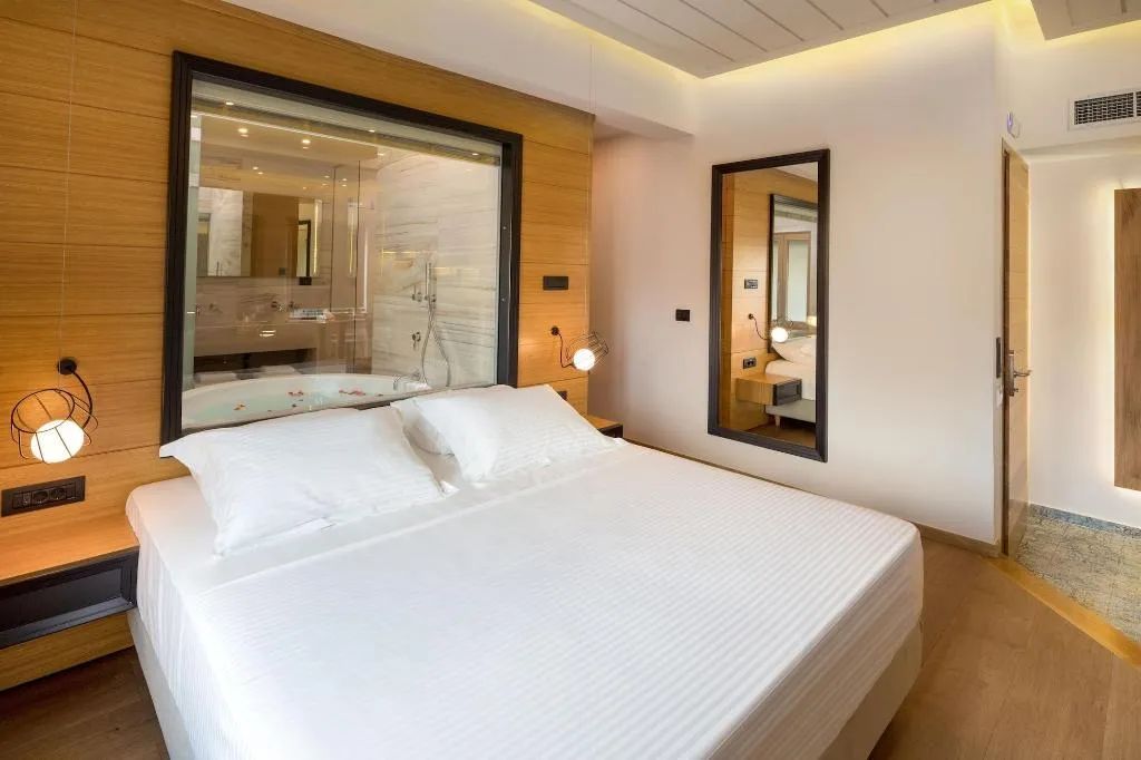 Room, Querini Luxury Suites, Crete