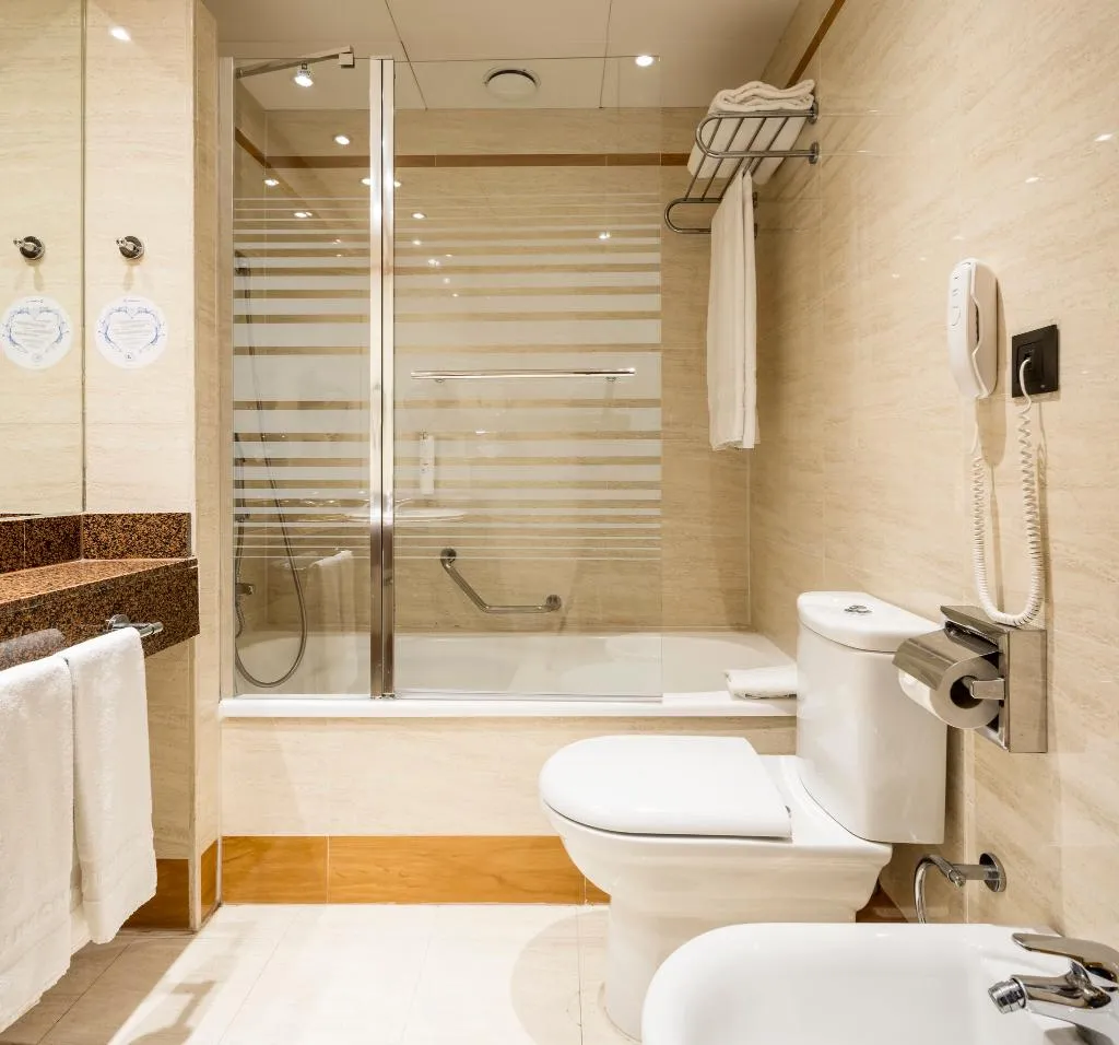 Double or Twin STANDARD Room, Ilunion Les Corts Spa, Barcelona