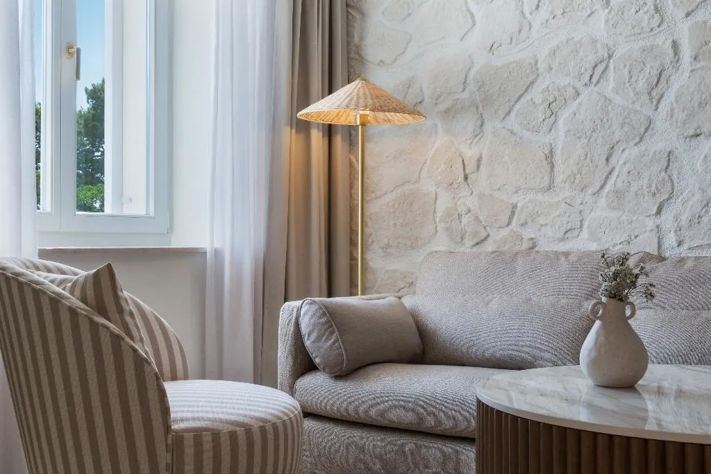 JUNIOR SUITE STANDARD Room, Heritage Hotel Kastelet, Split