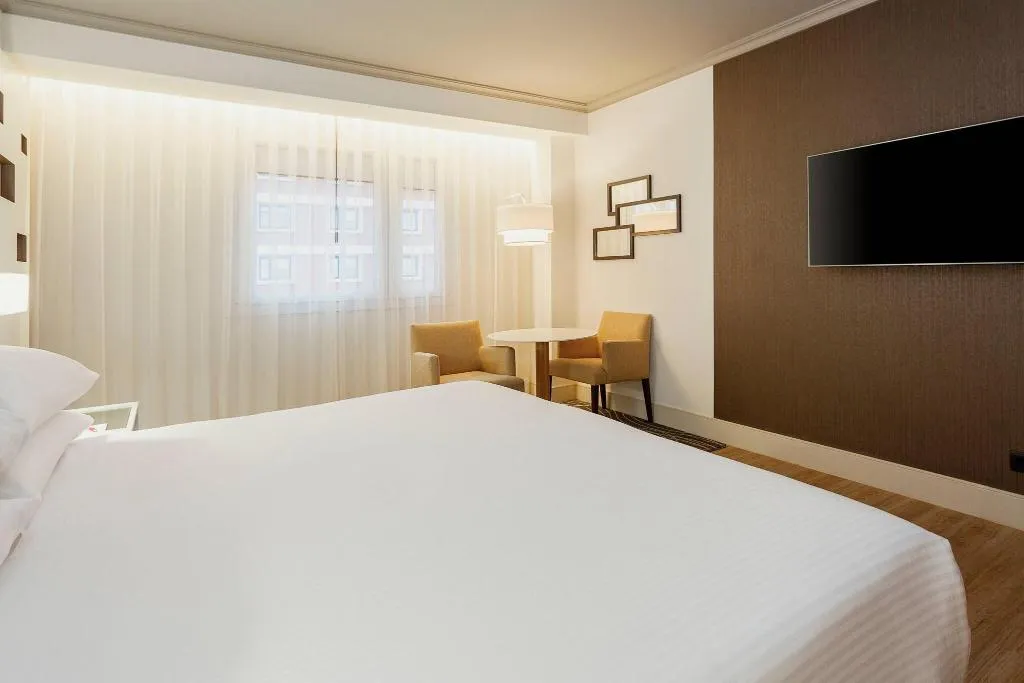 Room, Marriott Hotel Madrid Auditorium, Madrid