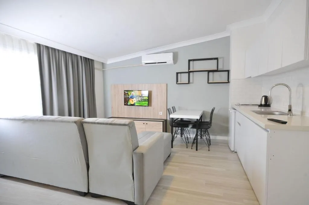 Room, Sema, Dalaman