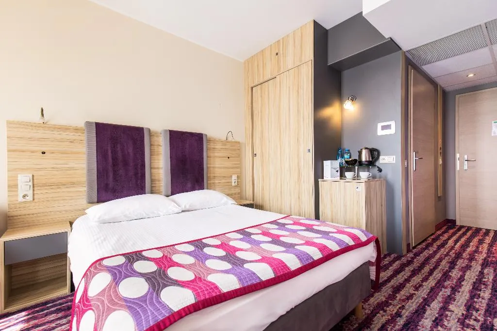 DOUBLE STANDARD Room, Galaxy, Krakow