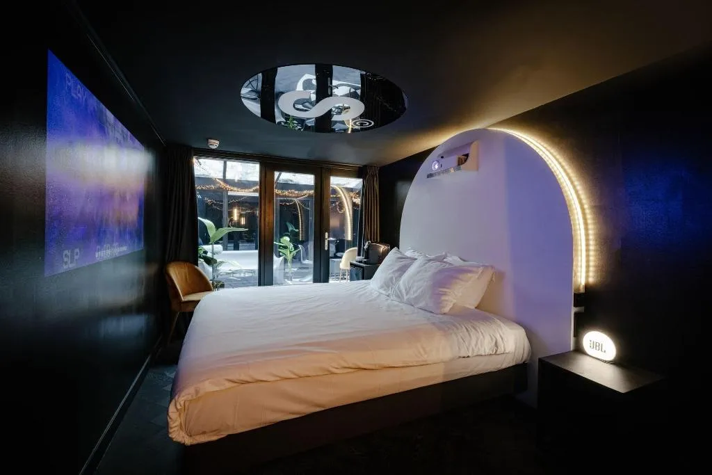 Room, Mr. Monkey Amsterdam, Amsterdam