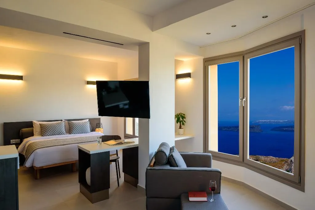 SUITE WITH JACUZZI Room, Kalestesia Suites, Santorini