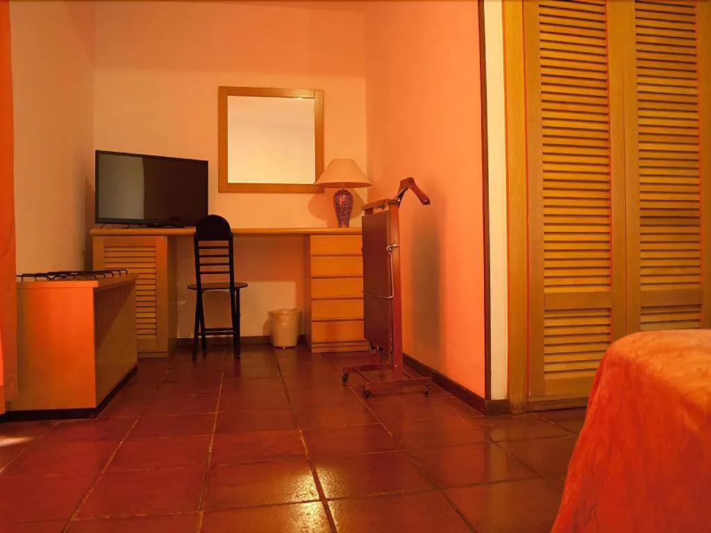 Room, Hotel Garibaldi, Olbia