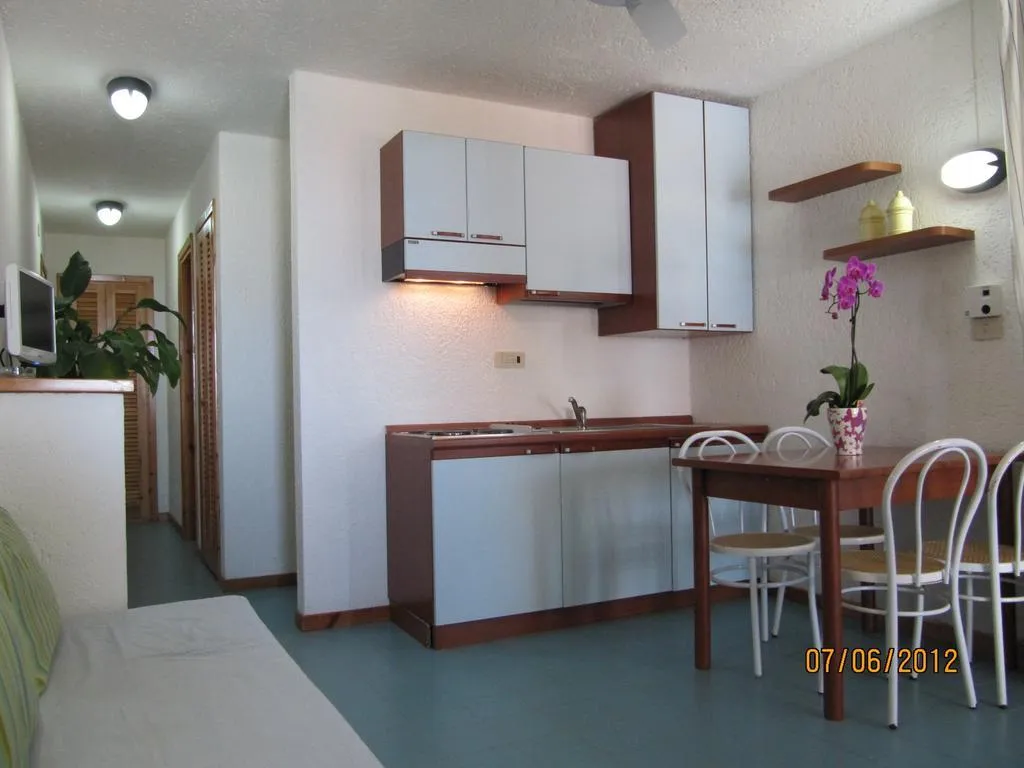 APARTMENT CAPACITY 4 ONE BEDROOM Room, Villaggio Club Cugnana Verde, Olbia