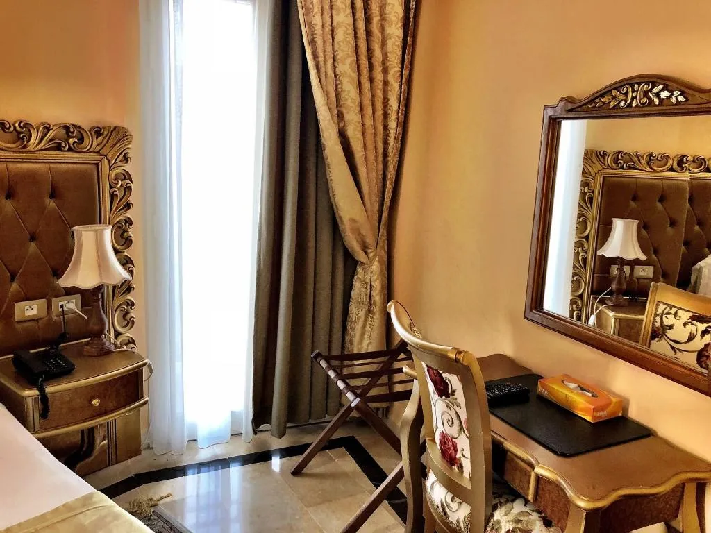 Room, Royal Victoria, Tunisia