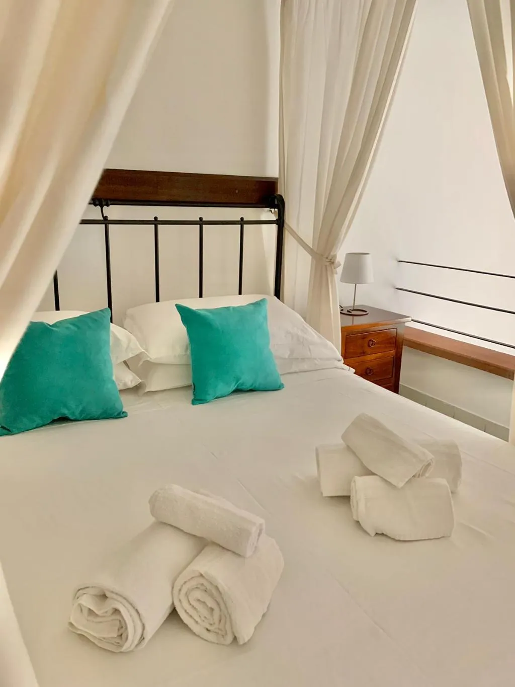 APARTMENT CAPACITY 2 Room, Antico Palazzo Scala, Naples