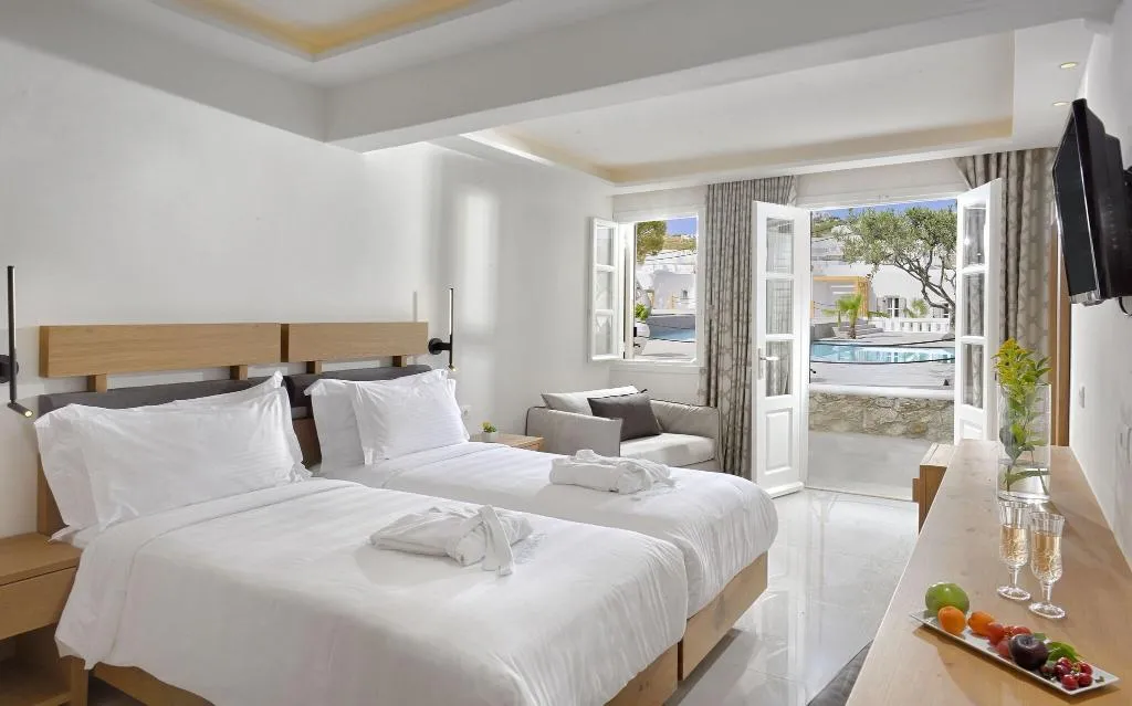 TRIPLE SUPERIOR Room, Petinos Hotel, Mykonos