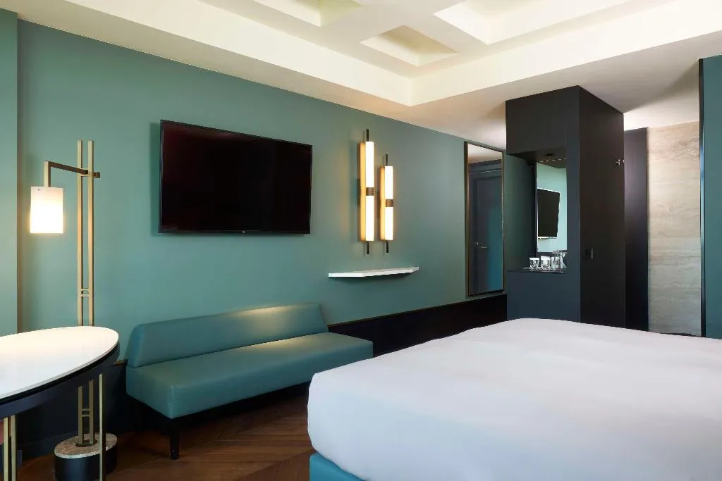 DOUBLE DELUXE KING BED Room, Hilton Rome Eur La Lama, Rome