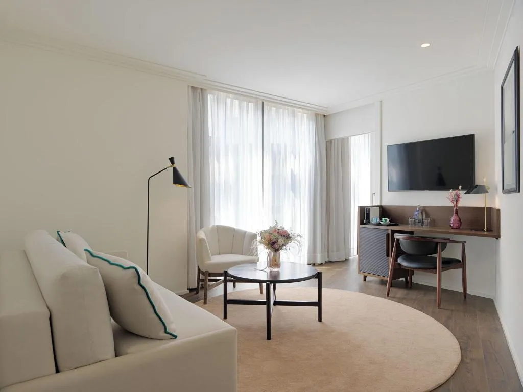 SUITE DELUXE Room, H10 Casanova, Barcelona