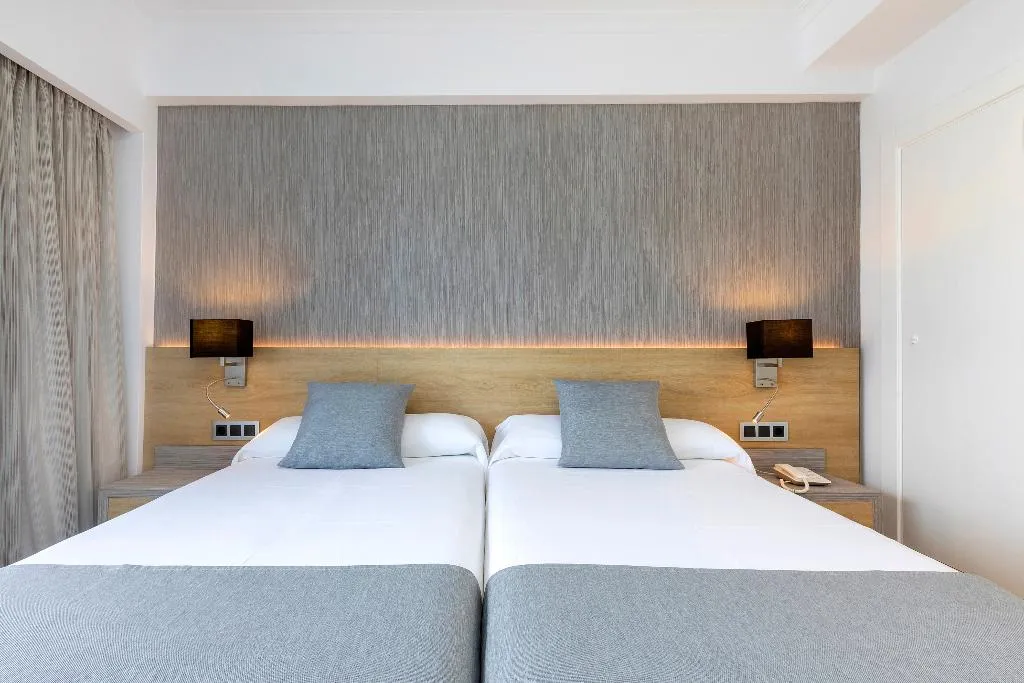 Room, Simbad, Ibiza
