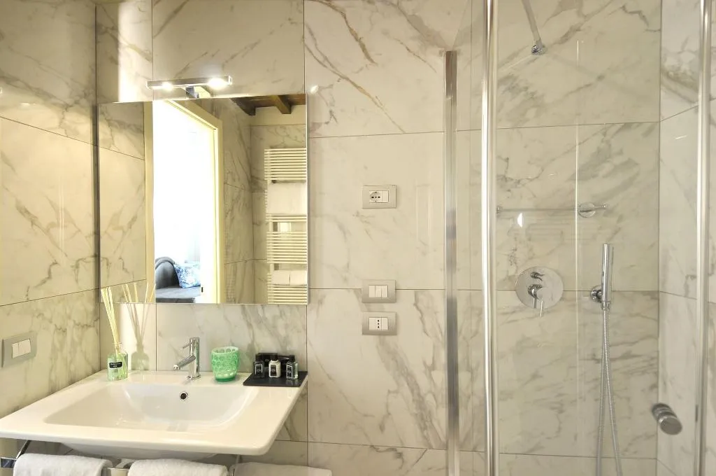 Room, Canto Degli Aranci, Florence