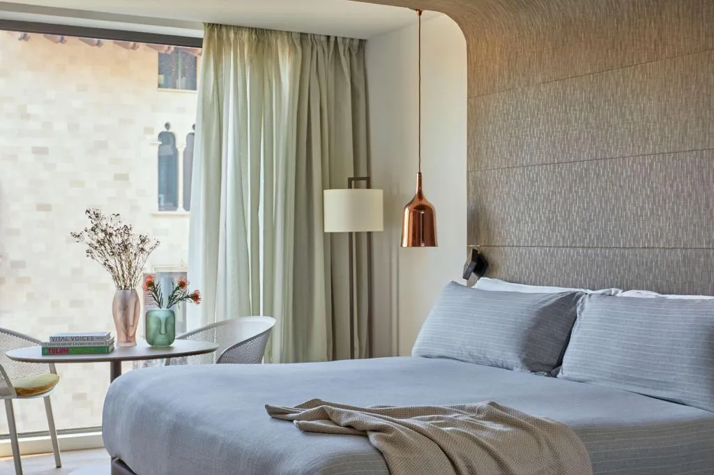 Room SUPERIOR CITY VIEW Room, ME Barcelona, Barcelona