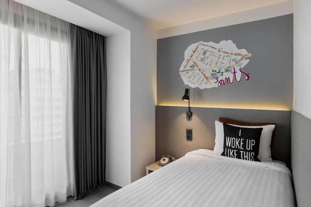 SINGLE WITH BALCONY Room, Moxy Barcelona, Barcelona