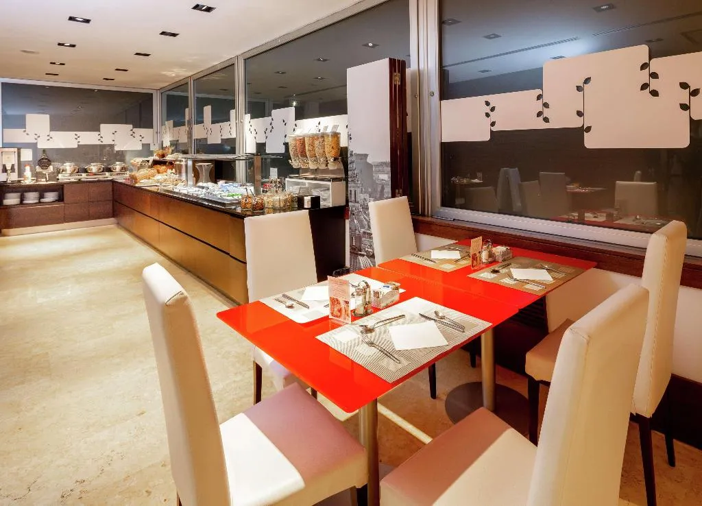 Restaurant, Hilton Garden Inn Rome Claridge, Rome