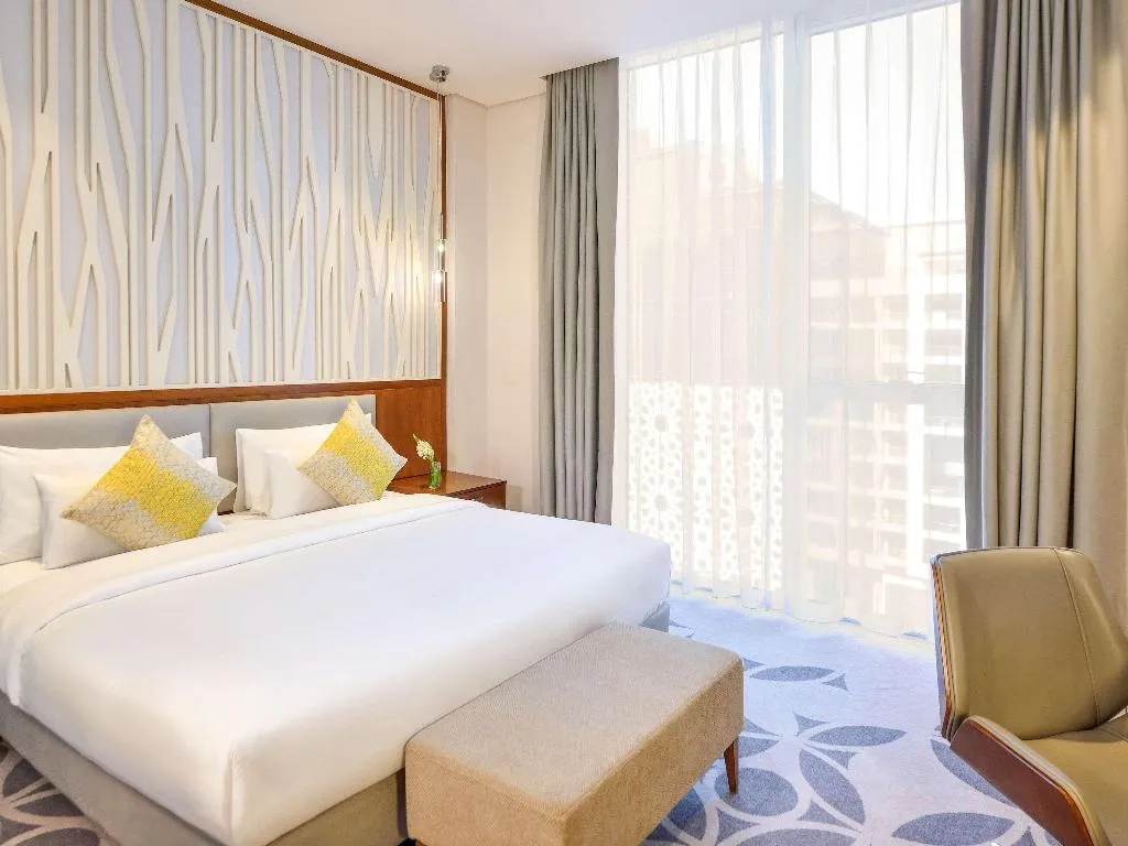 SUITE KING SIZE BED Room, Grand Mercure Dubai City, Dubai