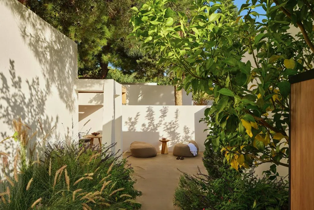 BUNGALOW SUPERIOR Room, Minos Beach Art Hotel, a Member of Design Hotels, Crete