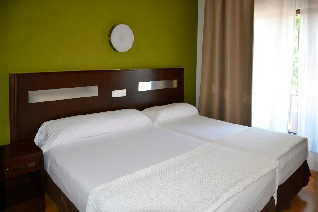 TRIPLE STANDARD Room, Sercotel Las Estrellas, Madrid