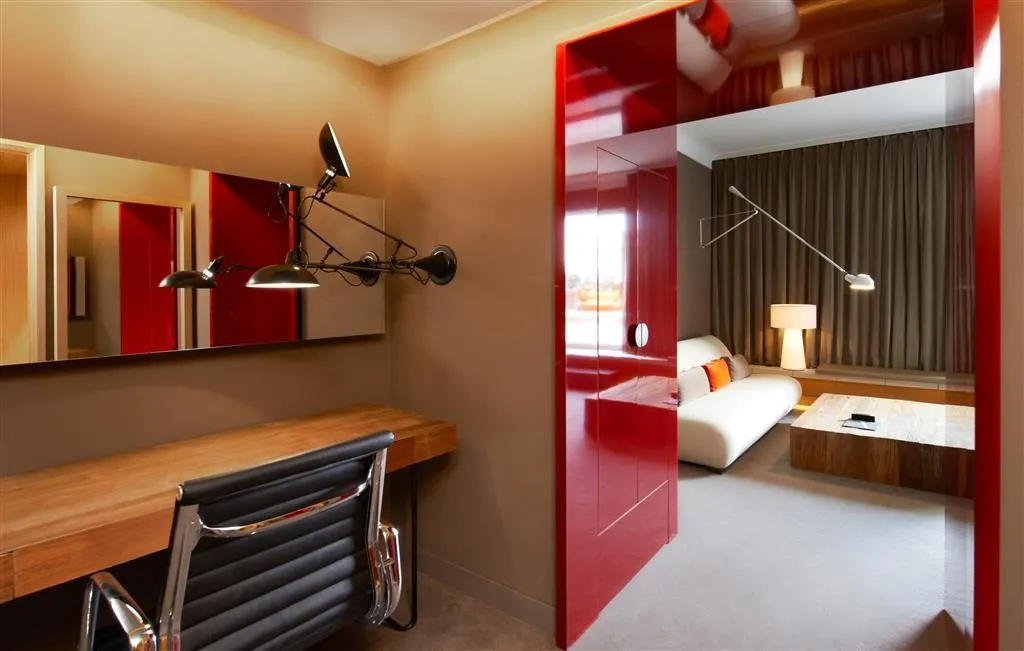 Room, Le Meridien Barcelona, Barcelona