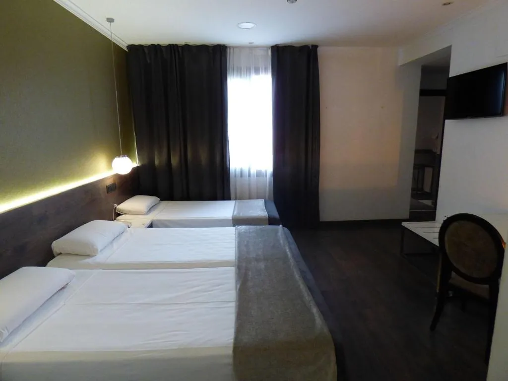 TRIPLE BASIC Room, Moderno, Barcelona