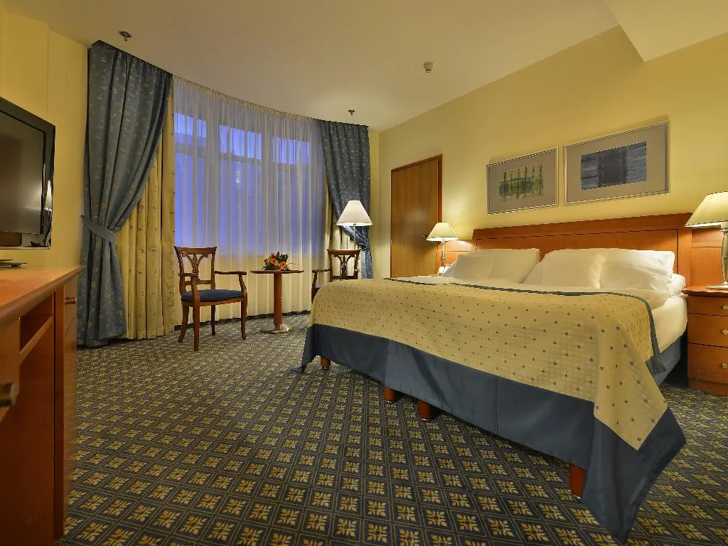 SUITE STANDARD Room, Ramada Prague City Centre, Prague