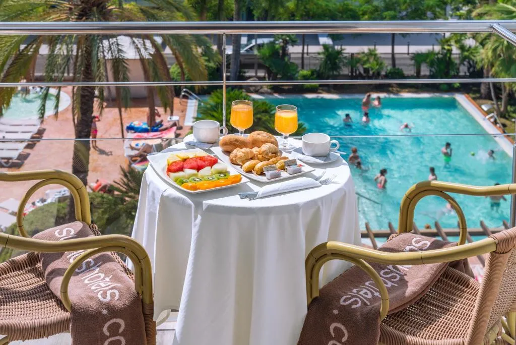 TRIPLE CITY VIEW Room, Sumus Stella and Spa, Costa Brava