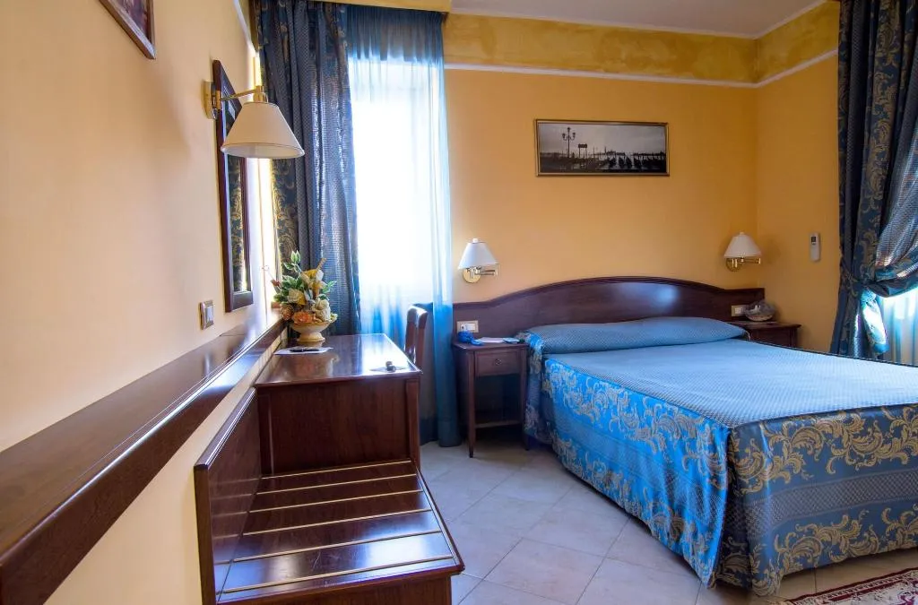 Room, B&B Degli Amici, Rome