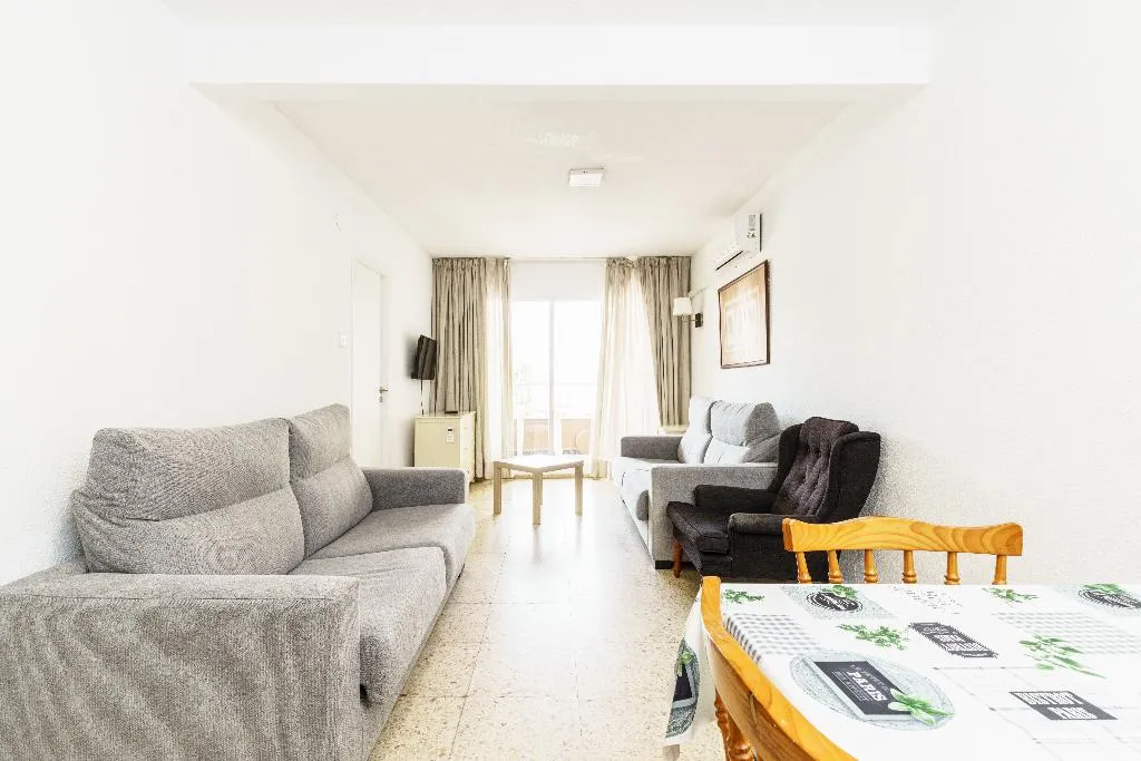 APARTMENT THREE BEDROOMS ONE BATHROOM Room, Apartamentos Maja Beach, Costa Blanca