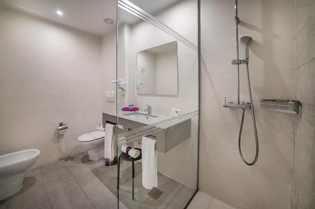 DOUBLE DELUXE POOL VIEW Room, Albir Playa Hotel & Spa, Costa Blanca