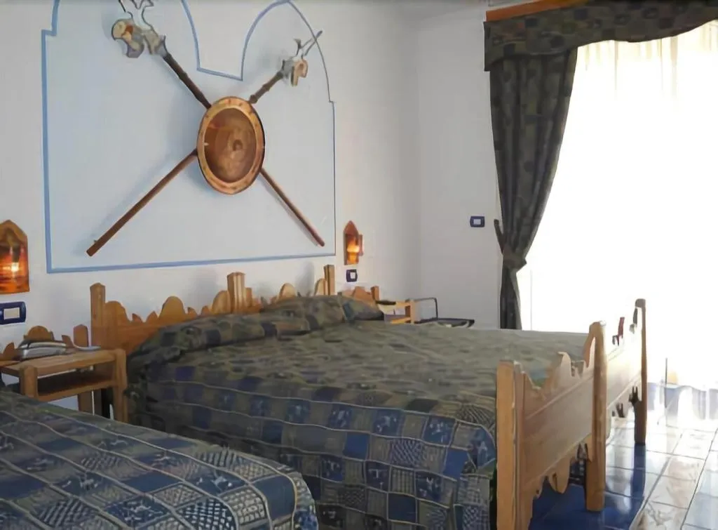 Room, Albergo Riviera, Naples