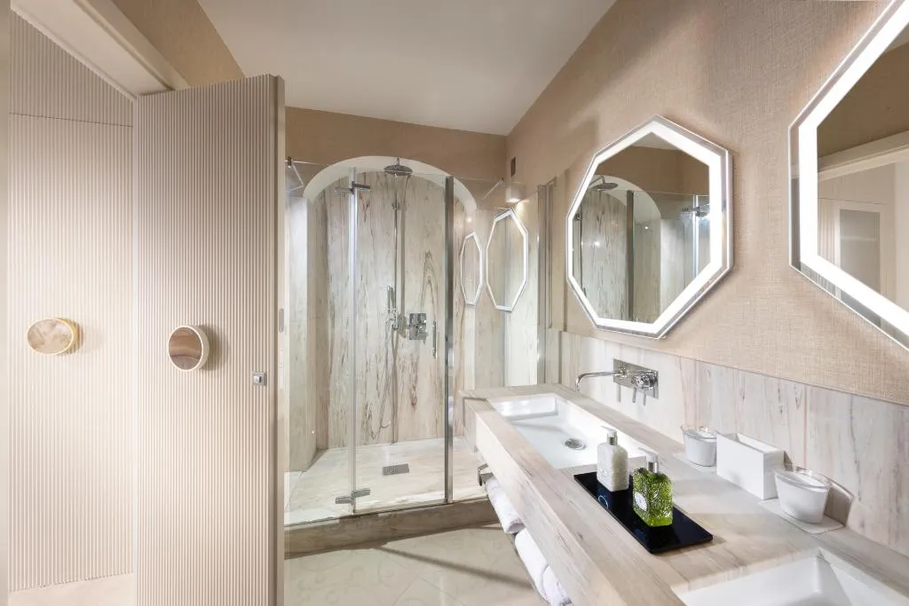 DOUBLE DELUXE SEA VIEW WITH BALCONY Room, Punta Tragara, Naples